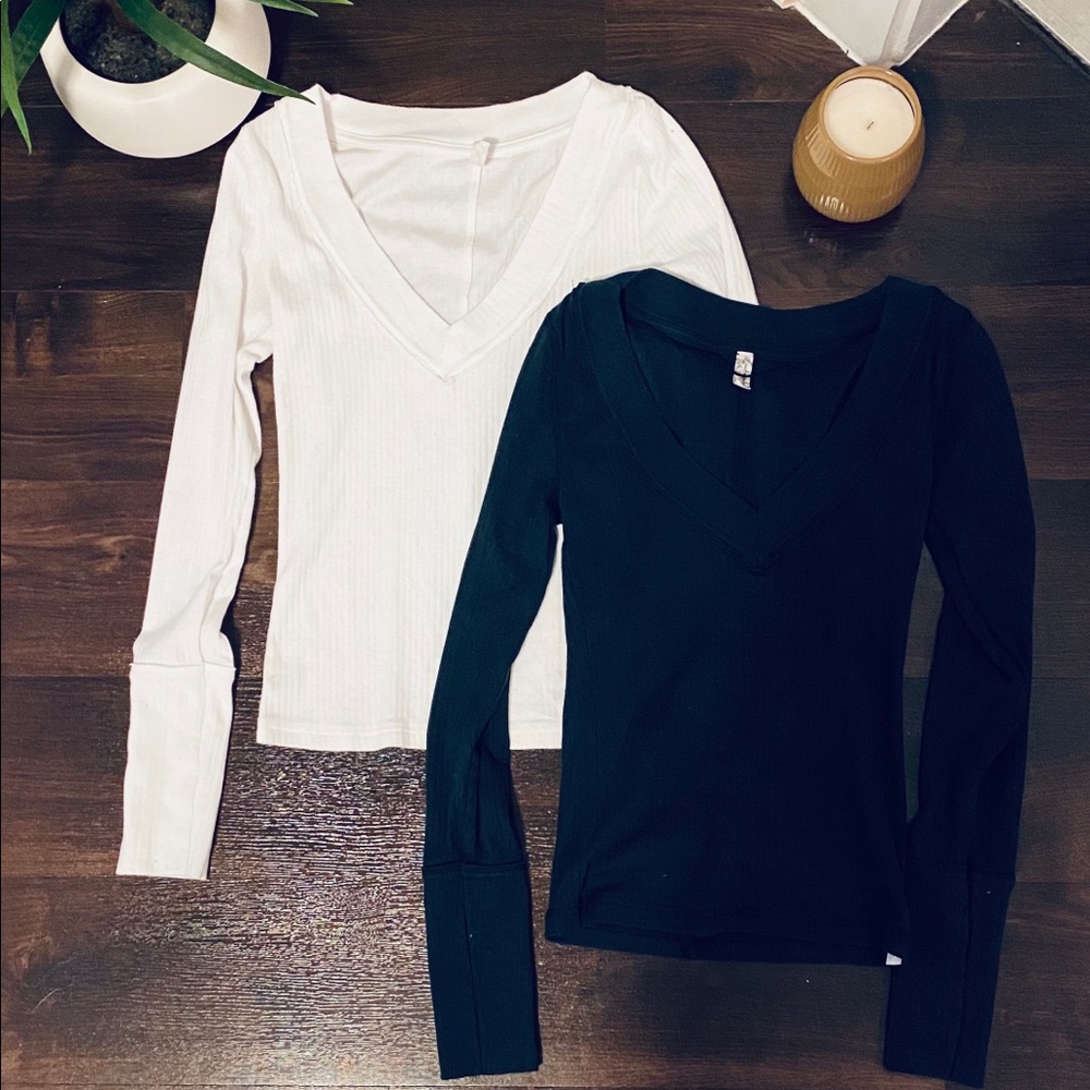 Free People long sleeve v neck ❄️
